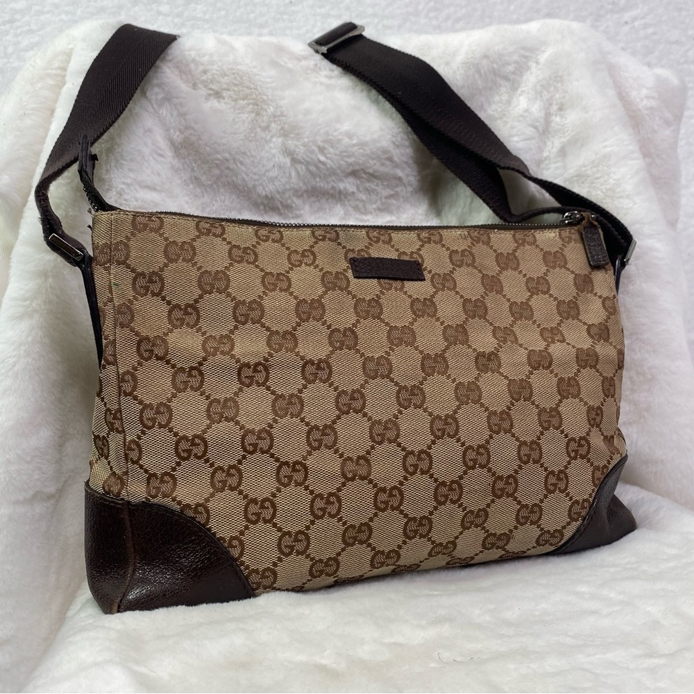 Gucci Zip Top Messenger GG monogrammed Canvas Crossbody